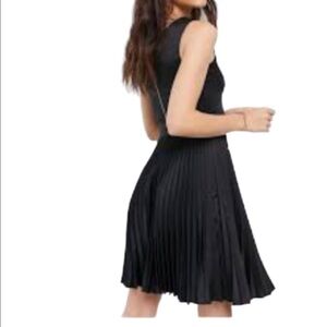 Naked Zebra Sleeveless Pleated Black Mini Dress size medium